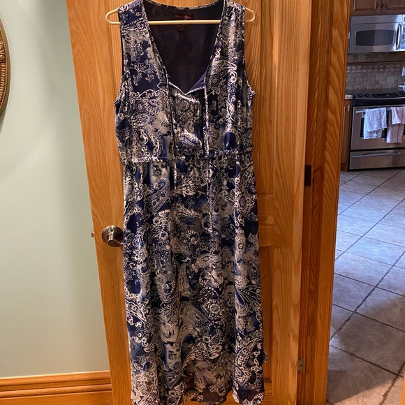 High low dress - Picture 1 of 4